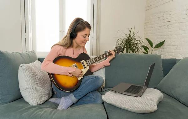 Transform Your Voice A Beginner’s Guide to Adult Singing Online